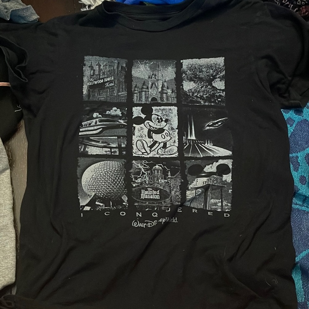 disney land t shirt